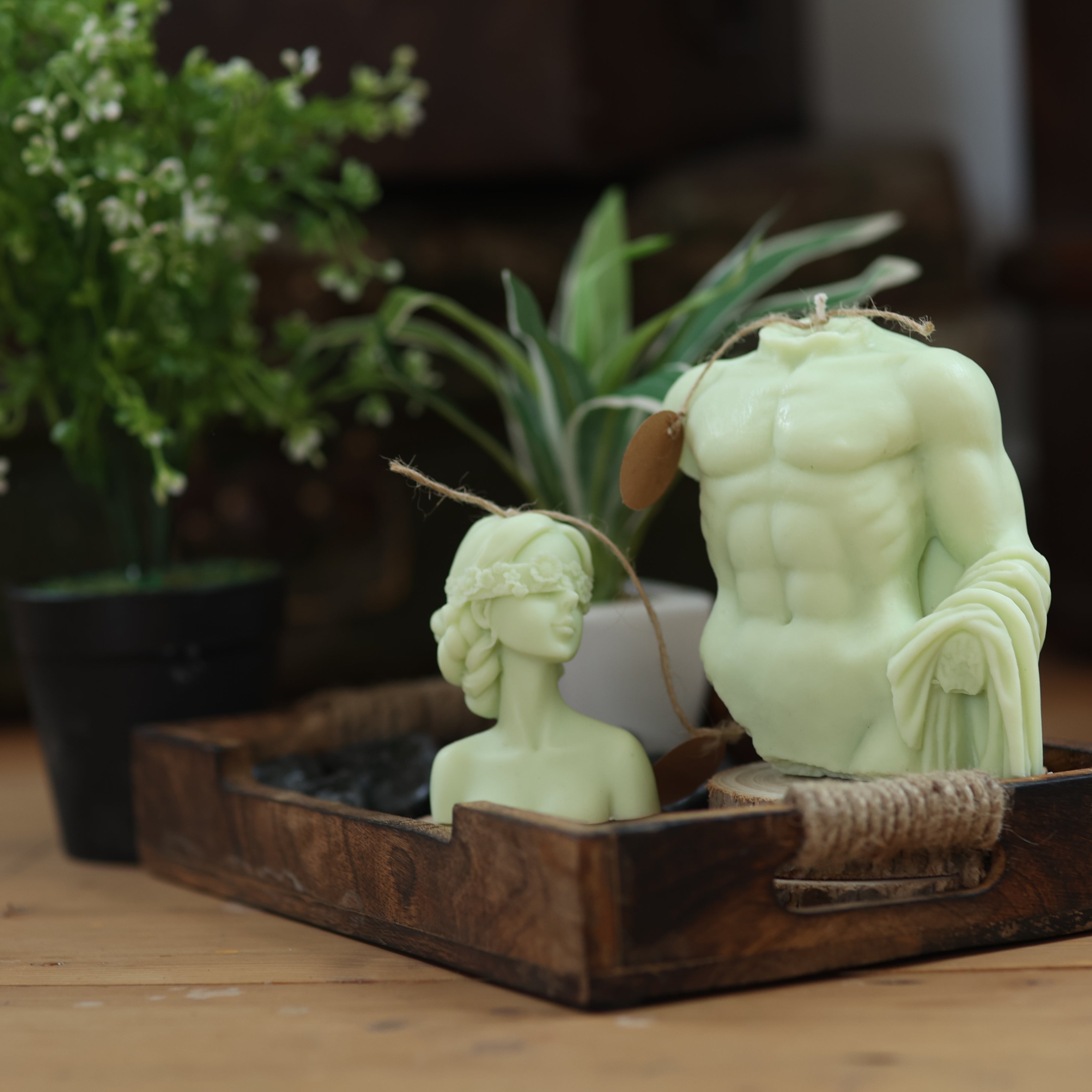 HERAKLES + ROSENFRAU Kerze Handgefertigt 100% natürliches Sojawachs Umweltfreundlich Bio-Baumwoll Docht Sauberes Brennerlebnis Natürliche Reinheit Wohnkultur Betörender Duft Warmes Licht Exquisite Kreation Handwerkliche Kunstfertigkeit